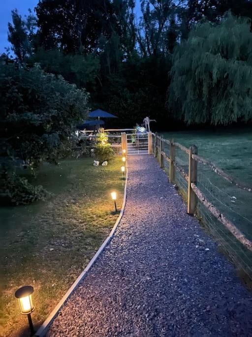 Forest View Shepherd Hut Ewhurst Esterno foto