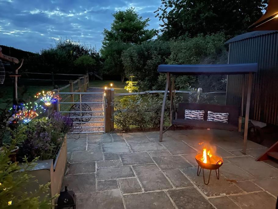 Forest View Shepherd Hut Ewhurst Esterno foto
